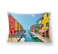 Подушка декоративная с 3D рисунком "Канал цветных домов"