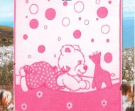 Одеяло детское байковое 100х140  АРТ: Мишка с игрушкой (цвет ярко-розовый)